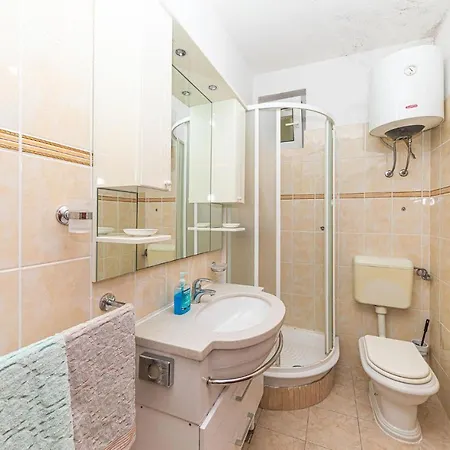 Holiday home Gorgeous In With Jacuzzi *