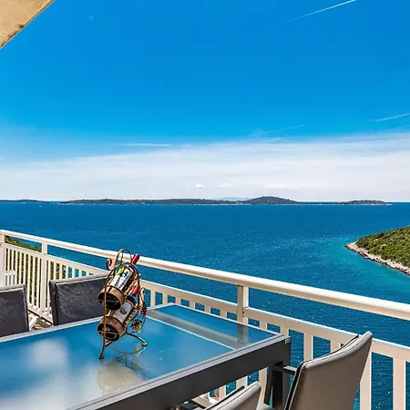 Lovely In Vinišće